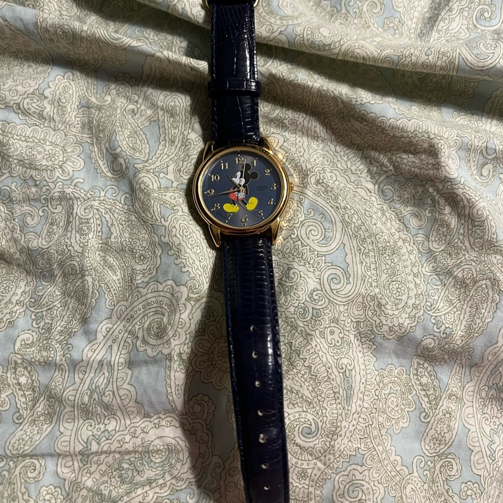 Mickey Mouse musical watch